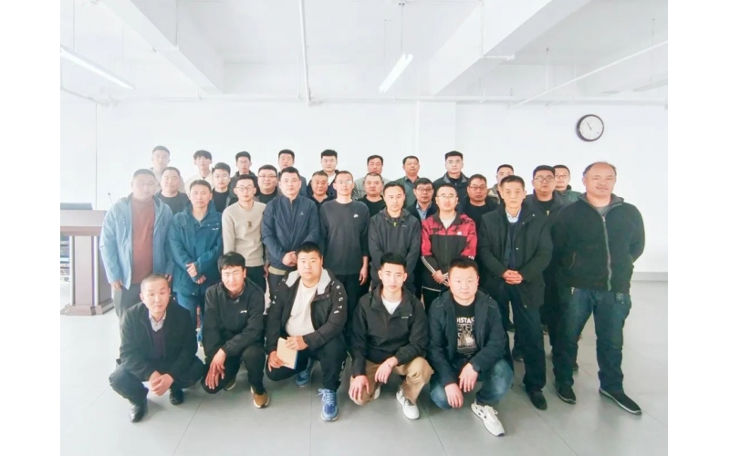 【內(nèi)訓師課堂】天華實業(yè)集團舉行《建筑施工圖識圖方法》《淺析“安全三寶”之安全帽》專題培訓